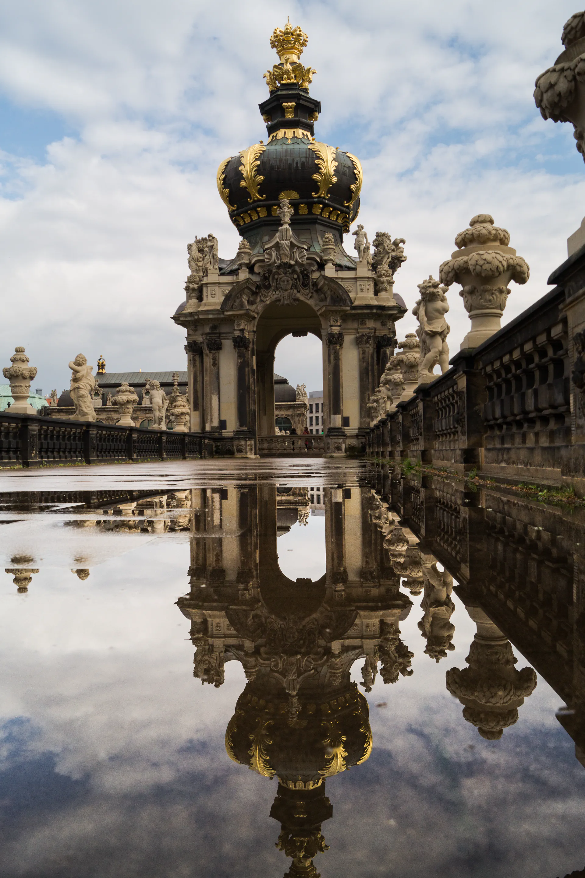 ... zum Zwinger ... 
